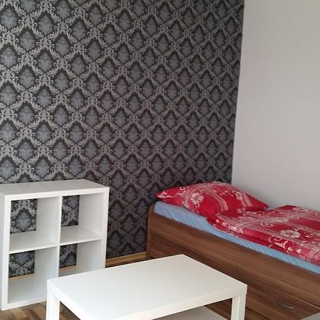 Frankfurt Airport & Fair Apartment Kelsterbach Szoba fotó