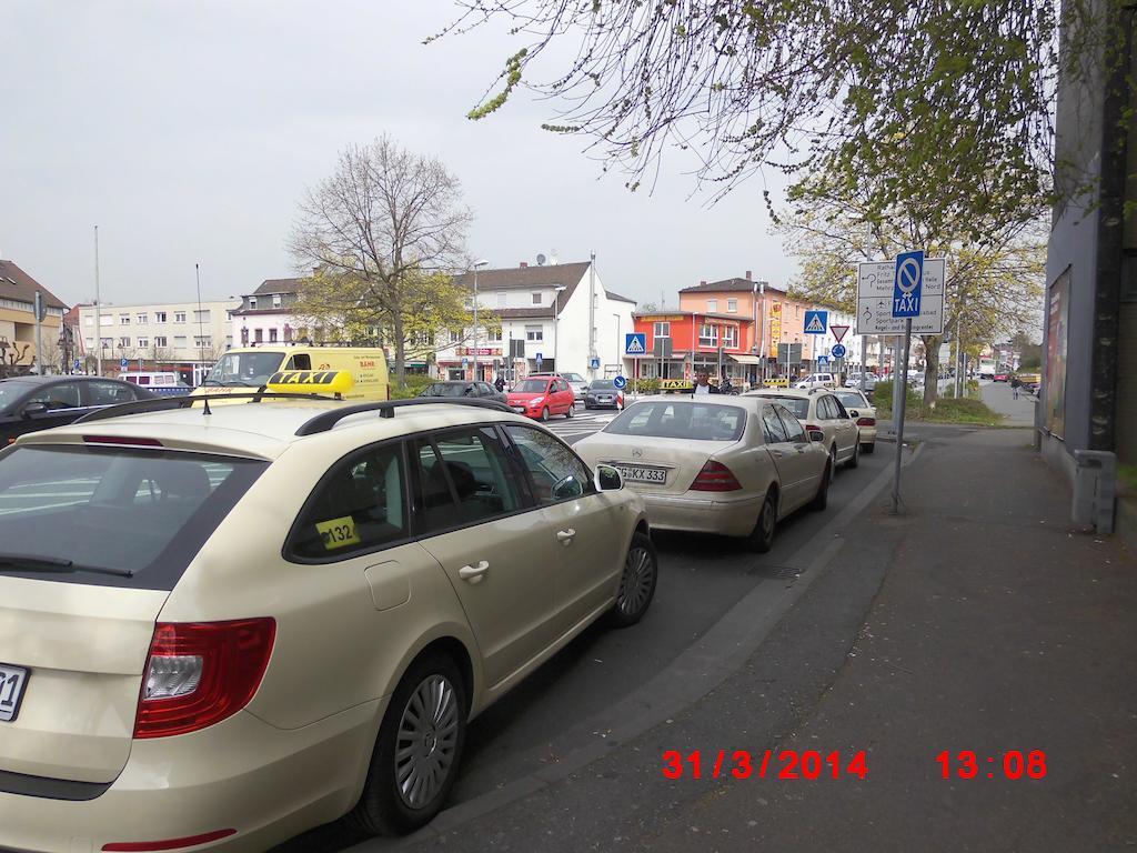 Frankfurt Airport & Fair Apartment Kelsterbach Szoba fotó