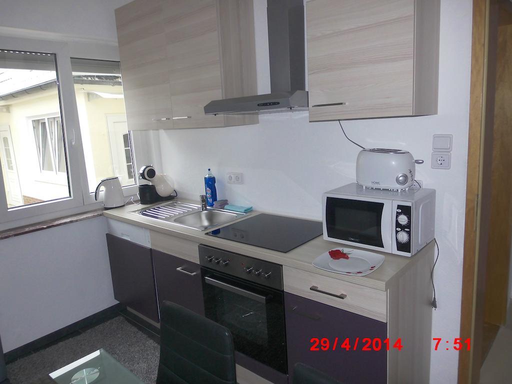 Frankfurt Airport & Fair Apartment Kelsterbach Szoba fotó
